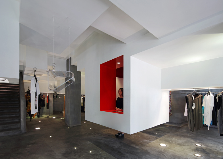 D2C-flagship-store-diseñada-por-3Gatti-Architecture-Studio_2