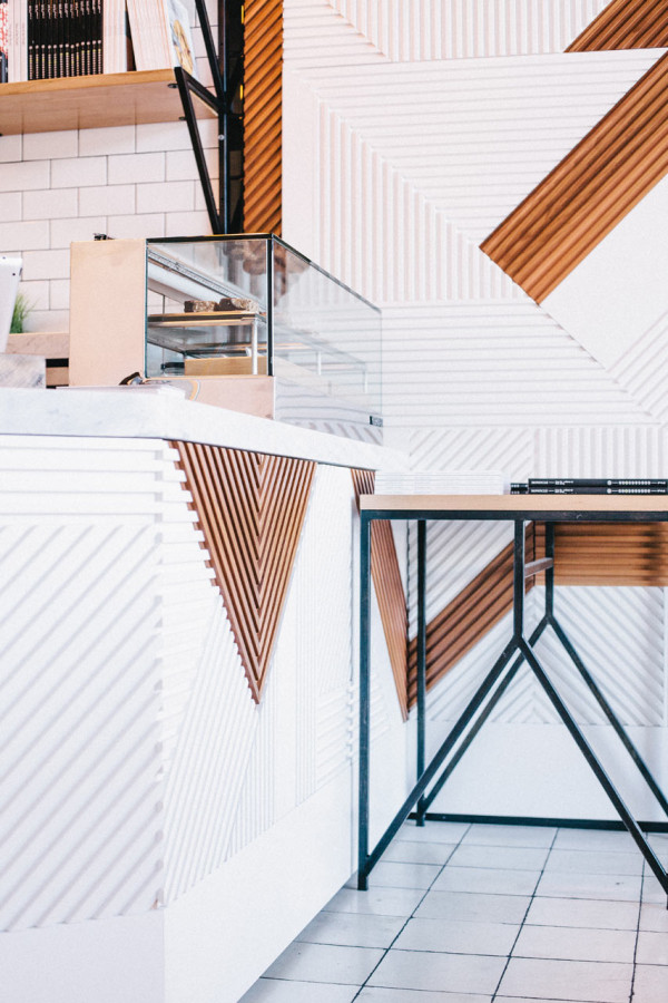 Tienda Juice Served Here en Los Angeles, diseño realizado por Bells & Whistles