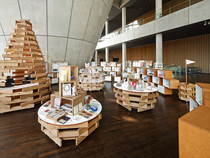 Souvenir_shop_by_Torafu_Architects_National_Art_Center_Tokyo_1