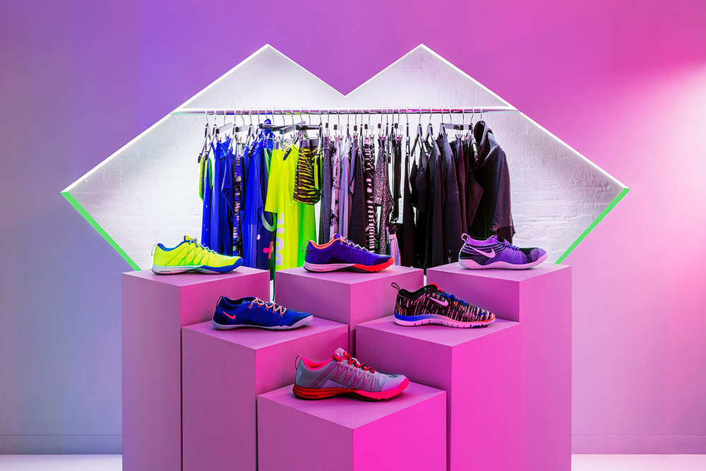 Nike_pop_up_store_neon_lit_women_fall_holiday_4